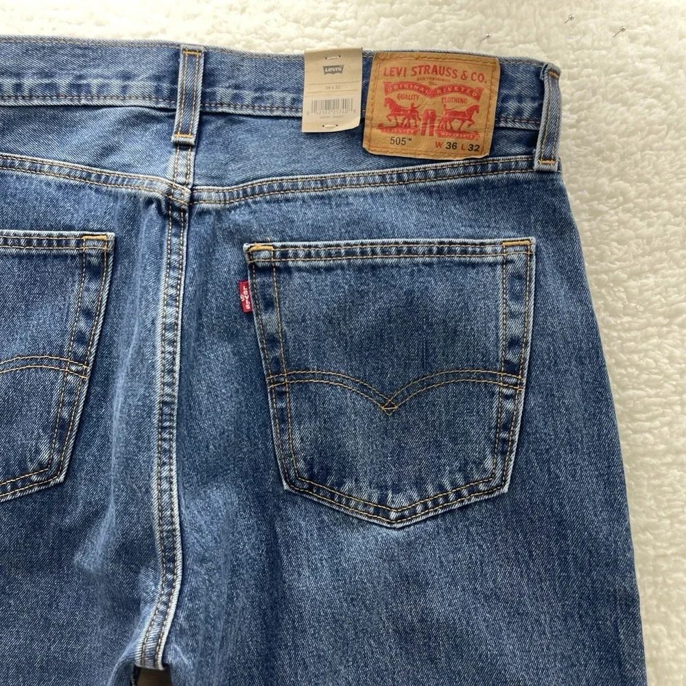 Levis 505 Jeans Mens 36x32 Blue Regular Fit Straight Medium Wash Denim Grunge